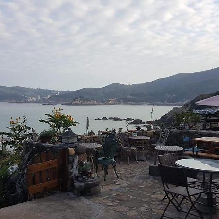 Furen Homestay Nangan Buitenkant foto