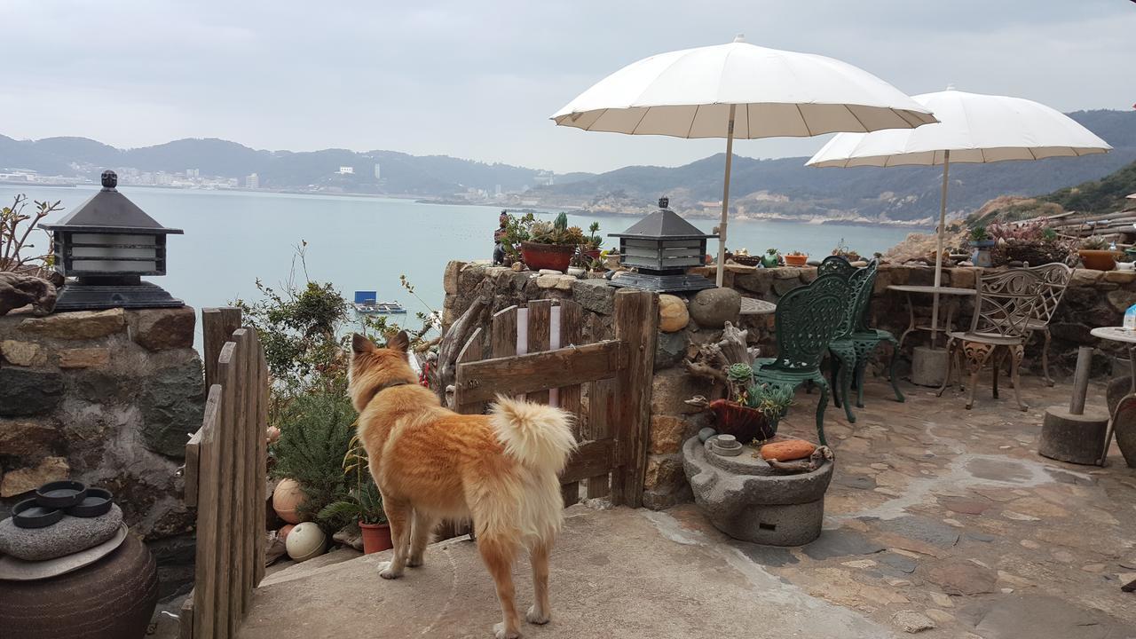 Furen Homestay Nangan Buitenkant foto