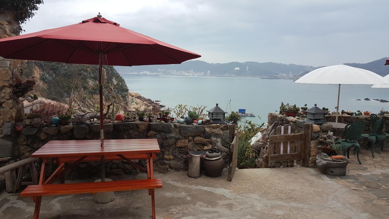 Furen Homestay Nangan Buitenkant foto