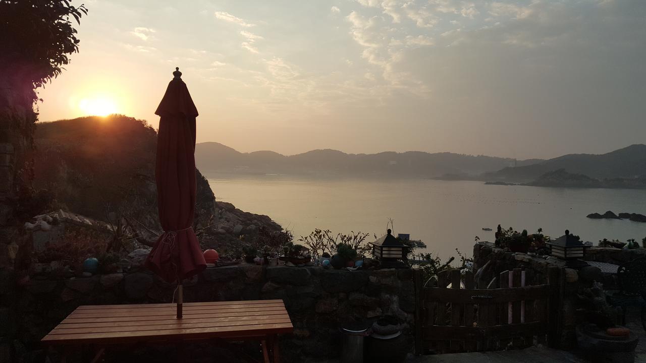 Furen Homestay Nangan Buitenkant foto