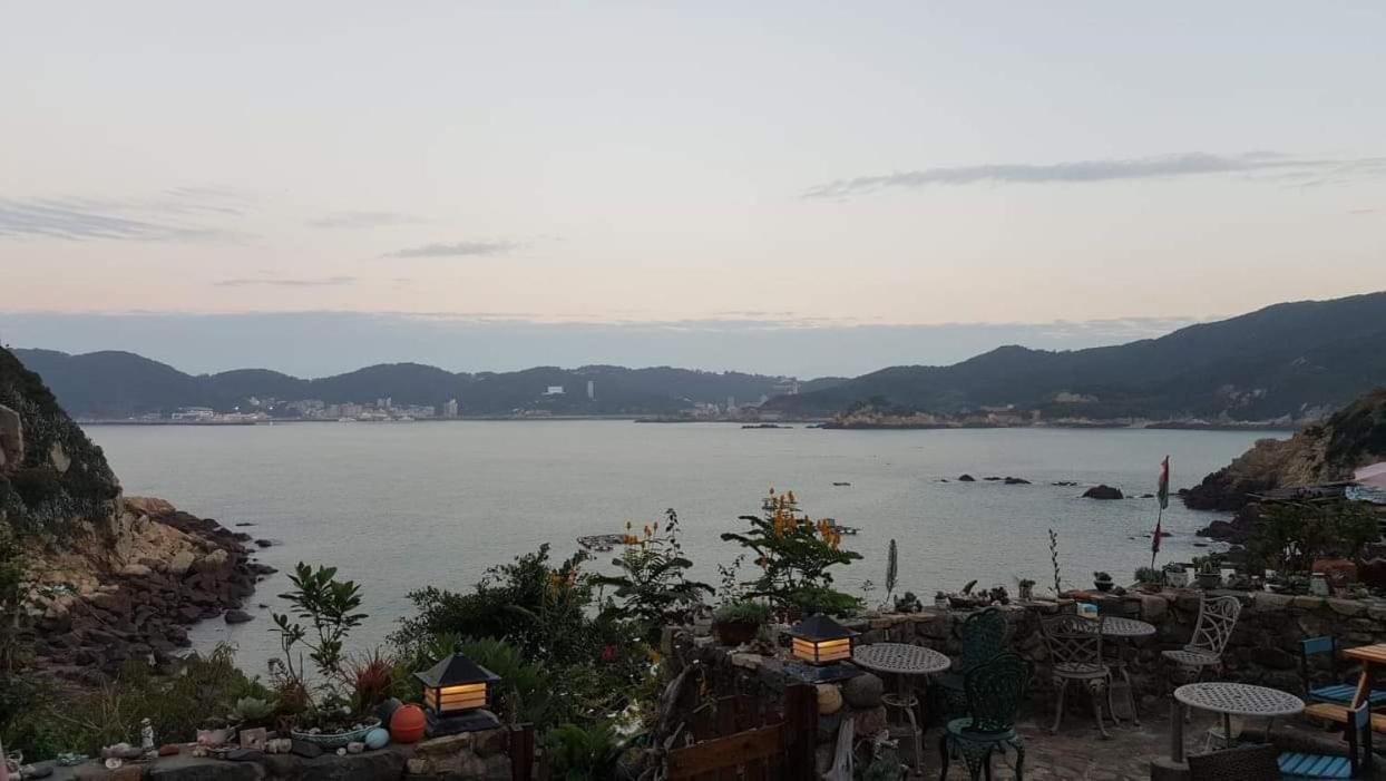 Furen Homestay Nangan Buitenkant foto